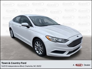 Used 2017 Ford Fusion SE w/ Fusion SE Technology Package image 1