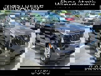 Used 2022 Cadillac XT4 Luxury w/ Cold Weather Package image 1