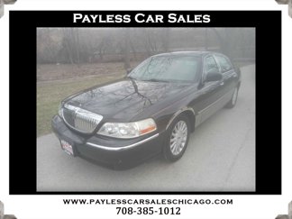 Used 2003 Lincoln Town Car Signature image 1