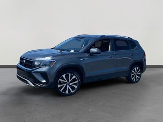 Used 2024 Volkswagen Taos SE image 1