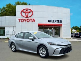 Used 2025 Toyota Camry LE image 1