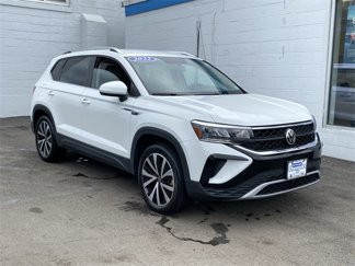 Used 2022 Volkswagen Taos SE image 1