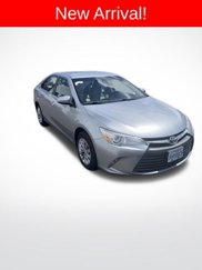 Used 2015 Toyota Camry LE image 1