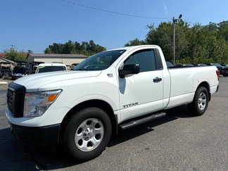 Used 2017 Nissan Titan S image 1