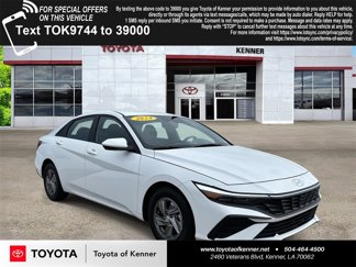 Used 2024 Hyundai Elantra SE image 1