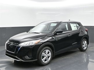 New 2025 Nissan Kicks Play S image 1