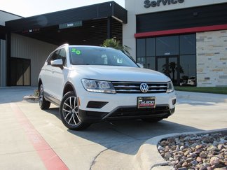 Used 2020 Volkswagen Tiguan SE image 1