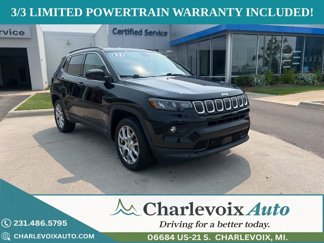 Used 2022 Jeep Compass Latitude image 1