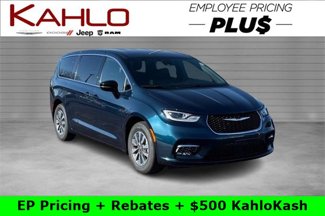 New 2025 Chrysler Pacifica Select image 1