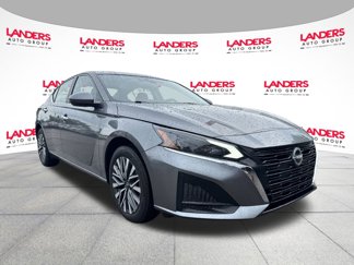 Used 2023 Nissan Altima 2.5 SV w/ SV Premium Package image 1