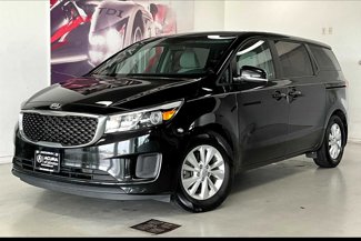 Used 2017 Kia Sedona L image 1