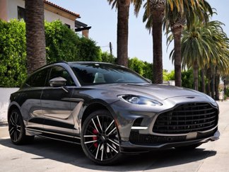 Used 2023 Aston Martin DBX 707 image 1