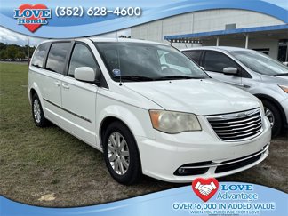 Used 2013 Chrysler Town & Country Touring image 1