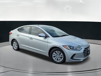 Used 2017 Hyundai Elantra SE image 1