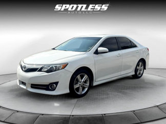 Used 2013 Toyota Camry SE image 1