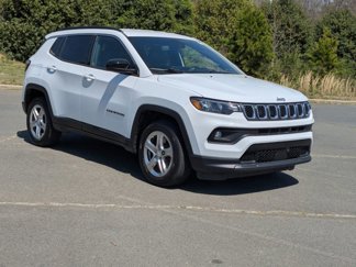 Used 2023 Jeep Compass Latitude image 1