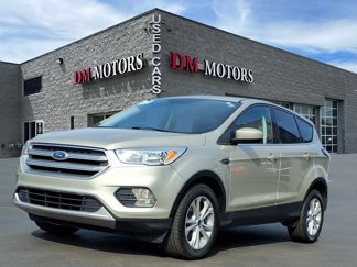 Used 2017 Ford Escape SE image 1