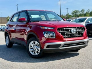 Used 2025 Hyundai Venue SE image 1