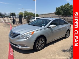 Used 2013 Hyundai Sonata SE image 1