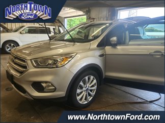 Used 2017 Ford Escape Titanium image 1