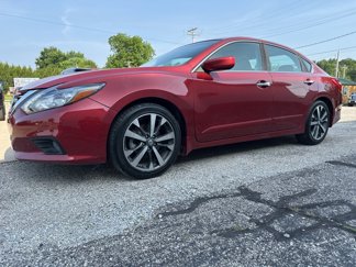 Used 2016 Nissan Altima 2.5 SR w/ LED Appearance Package image 1