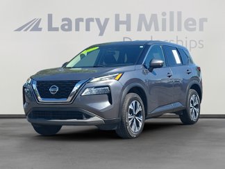 Used 2021 Nissan Rogue SV image 1