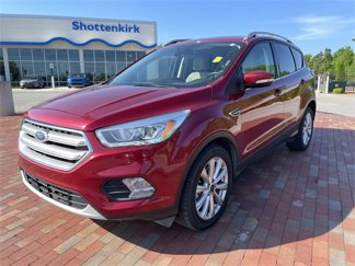 Used 2017 Ford Escape Titanium image 1