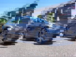 Used 2023 Tesla Model 3 Standard Range image 1