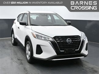 Used 2024 Nissan Kicks S image 1