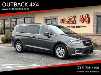 Used 2022 Chrysler Pacifica Touring-L image 1