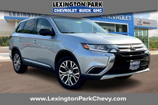 Used 2018 Mitsubishi Outlander ES image 1