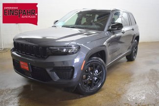 New 2025 Jeep Grand Cherokee Altitude image 1