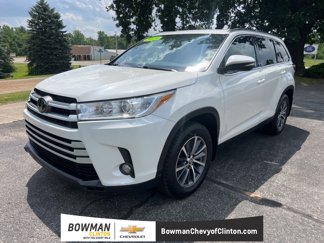 Used 2019 Toyota Highlander SE image 1