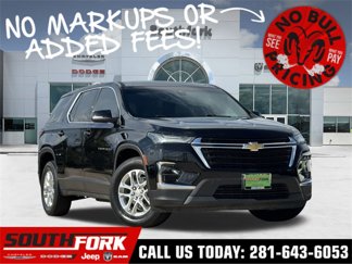 Used 2023 Chevrolet Traverse LS image 1