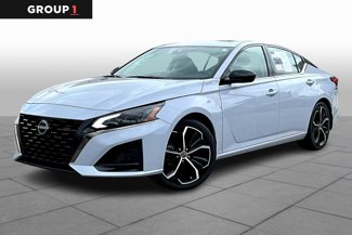 Used 2024 Nissan Altima 2.5 SR w/ SR Premium Package image 1