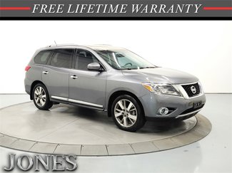 Used 2016 Nissan Pathfinder Platinum w/ Cargo Package image 1