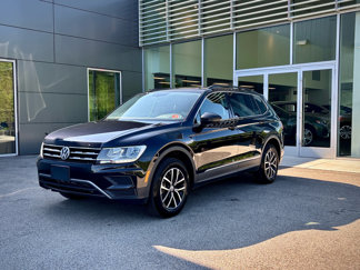 Used 2021 Volkswagen Tiguan SE w/ Panoramic Sunroof Package image 1