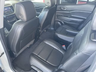 Used 2023 GMC Acadia SLT image 1