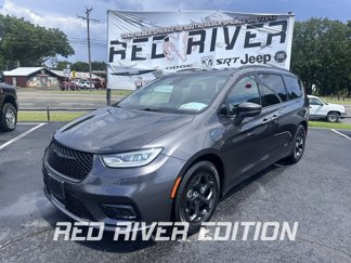 Used 2021 Chrysler Pacifica Limited w/ Uconnect Theater Family Group image 1