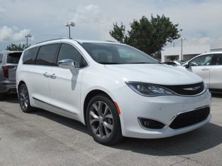 Used 2020 Chrysler Pacifica Limited w/ Tire & Wheel Group image 1