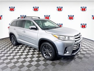 Used 2017 Toyota Highlander XLE image 1