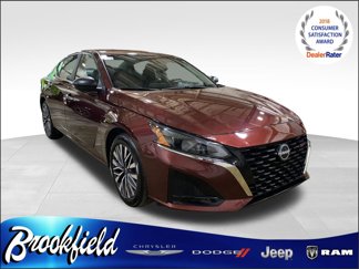 Used 2025 Nissan Altima 2.5 SV image 1