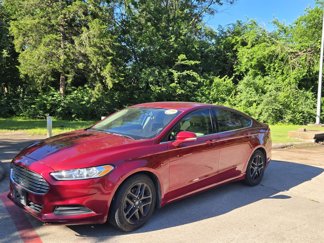 Used 2016 Ford Fusion SE image 1