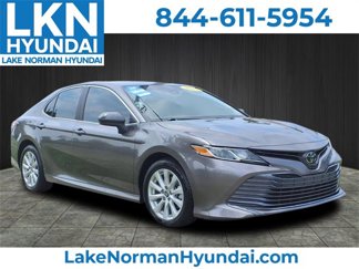 Used 2019 Toyota Camry LE image 1