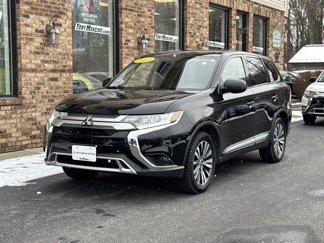 Used 2020 Mitsubishi Outlander ES image 1