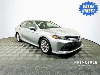 Used 2018 Toyota Camry LE image 1