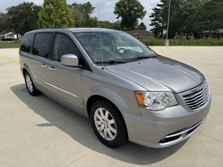 Used 2016 Chrysler Town & Country Touring w/ Driver Convenience Group image 1
