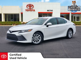 Certified 2021 Toyota Camry LE image 1