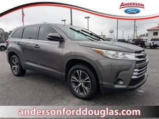 Used 2019 Toyota Highlander LE image 1