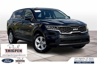Used 2023 Kia Sorento LX image 1